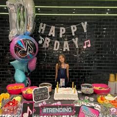 Pop star party moment